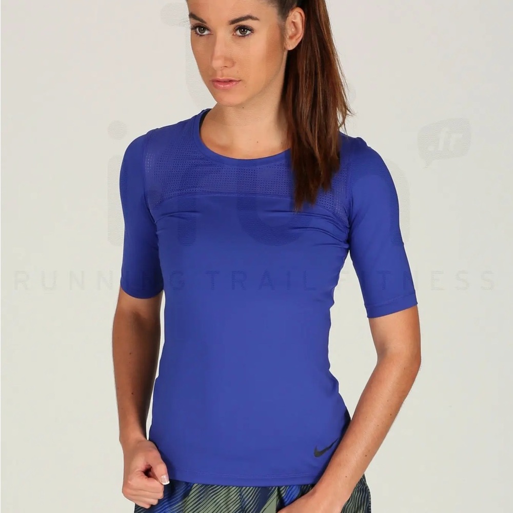 Nike Blue Fitted Short Sleeve Athletic Tee